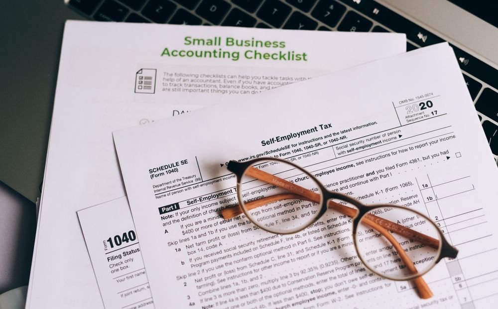 Checklist and clipboard representing a structured local SEO audit process